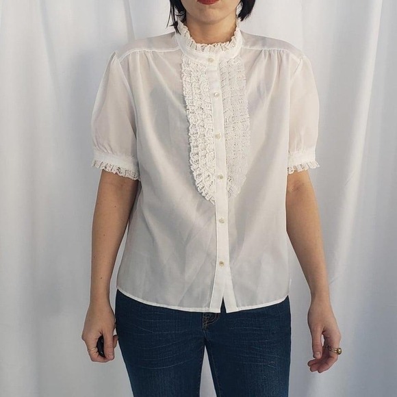 Vintage Tops - 70s White Frilly Short Sleeve Button Down‎